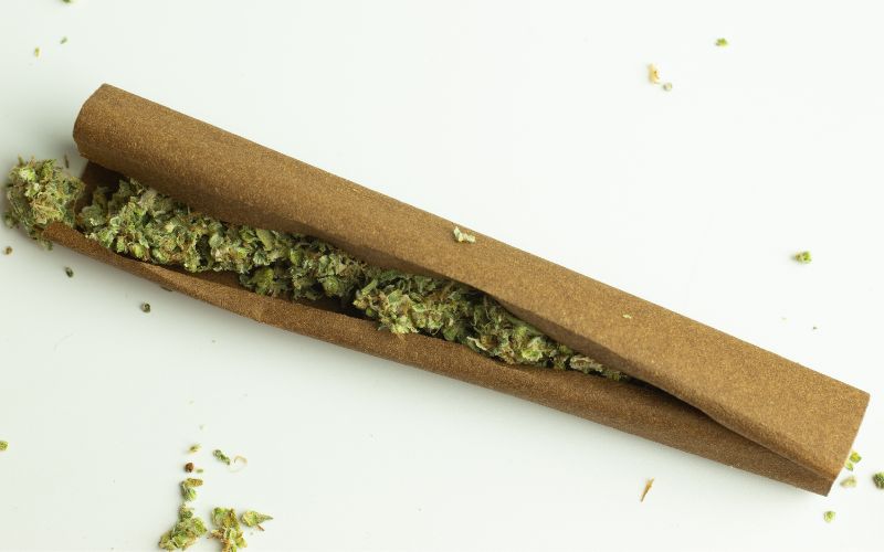 cannabis blunt roll